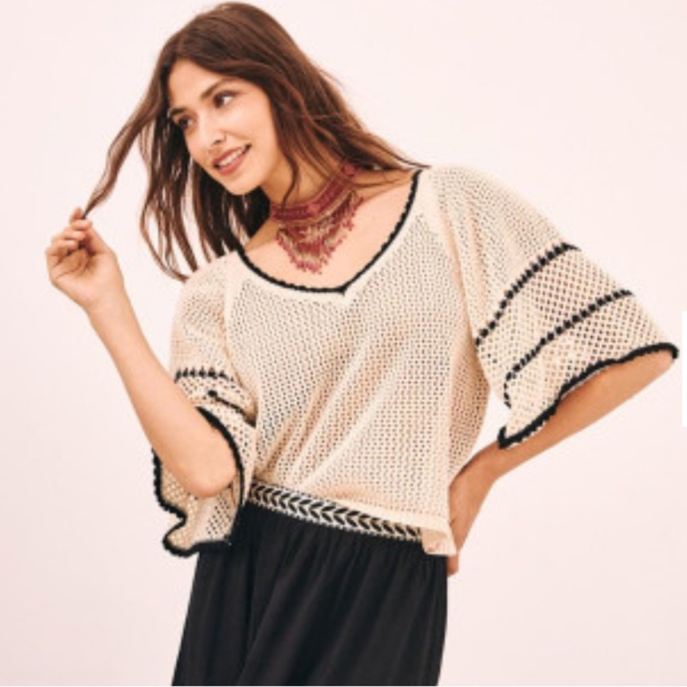 NKN Nekane Ecru Black Open Knit Oversized Cropped Sweater Small Medium NWT